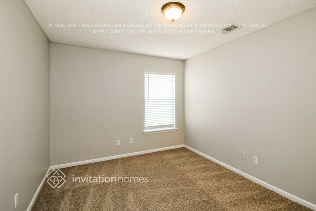 Building Photo - 13250 Companion Cir S