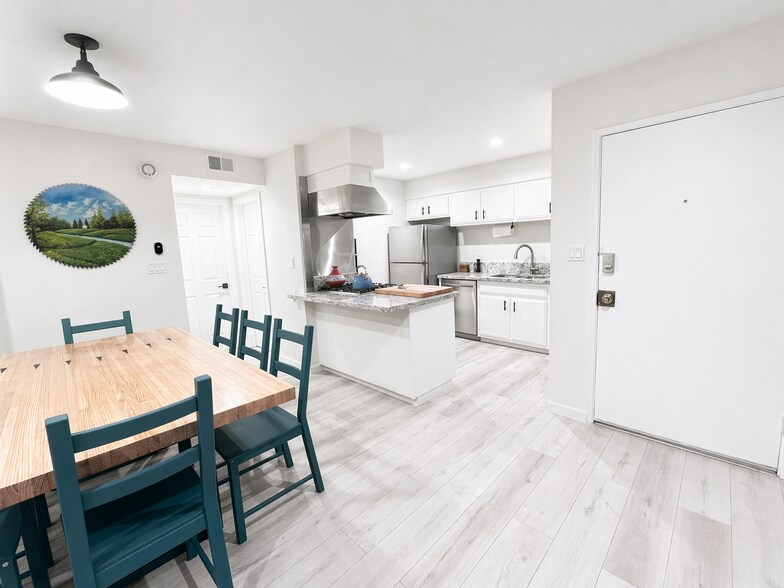 Building Photo - 4201 Bonita Rd