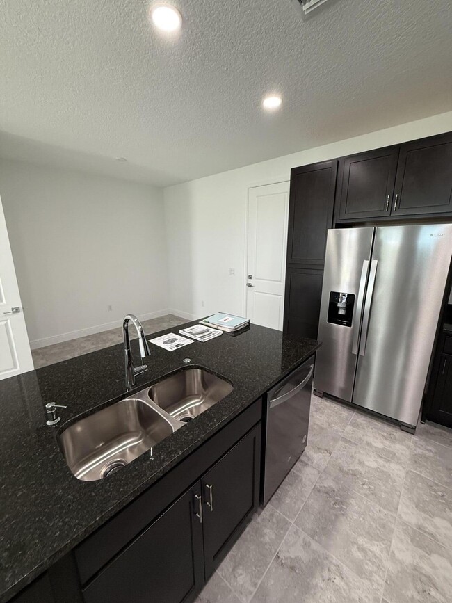 Building Photo - 4718 Longwood Lk Sq