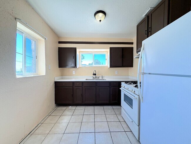 Building Photo - 2525 Idalia Ave