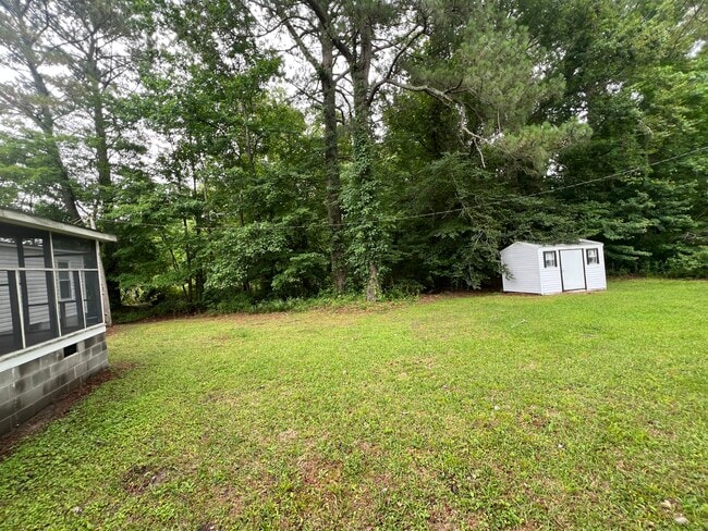 Building Photo - 880 Kellogg Fork Rd