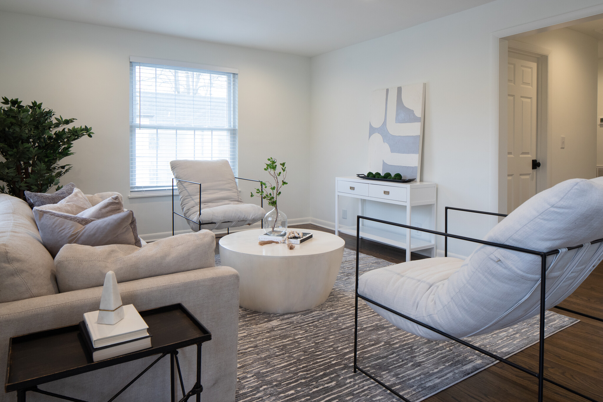 Building Photo - 203 Leake Ave