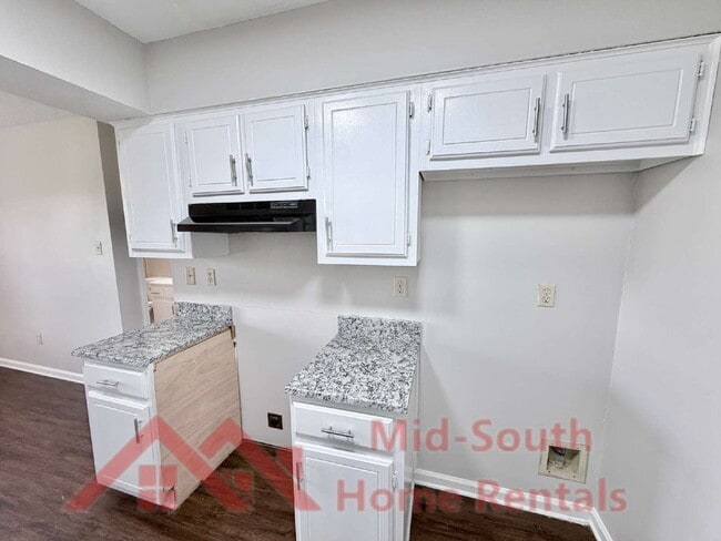 Building Photo - 7328 Hillshire Dr