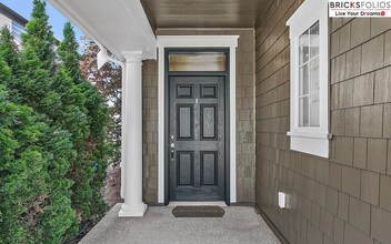 Building Photo - Natural Light-Filled Renton Home with Space to Live & Entertain!