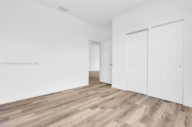 Building Photo - 5210-5230 30th St SW