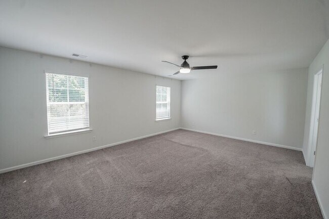 Building Photo - 3556 Castleoak Dr