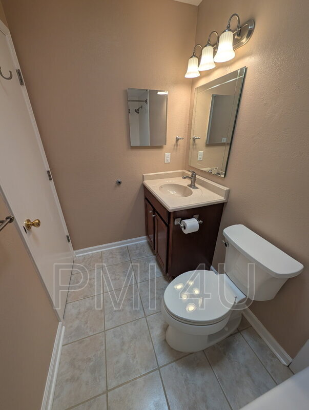 Building Photo - 4800 Choctaw Trail NW