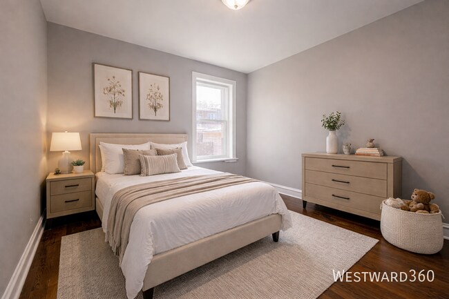 Building Photo - 5653 N Talman Ave