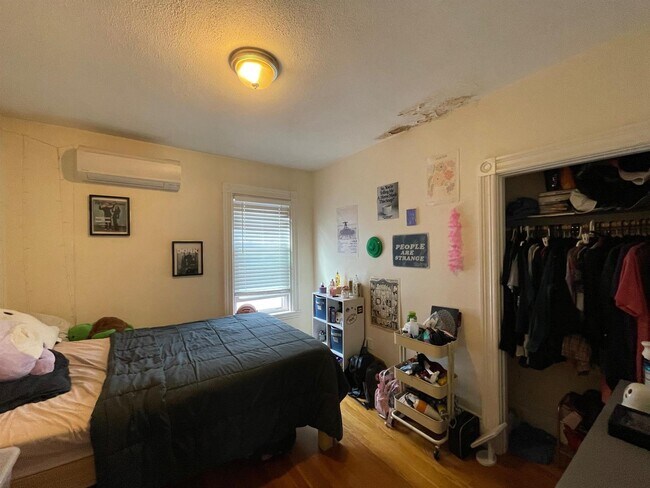 Building Photo - 46 Trull St