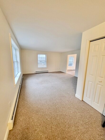 Living room - 18 Melvin Ave