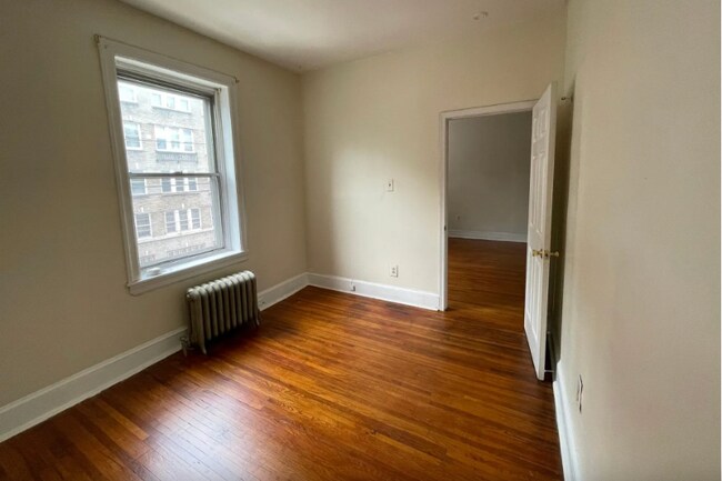 Building Photo - 425 N 36th St