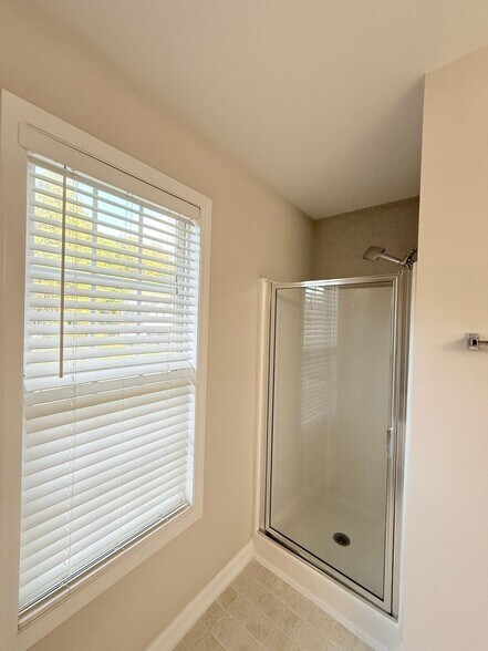 Building Photo - 301 Saranac Ridge Dr
