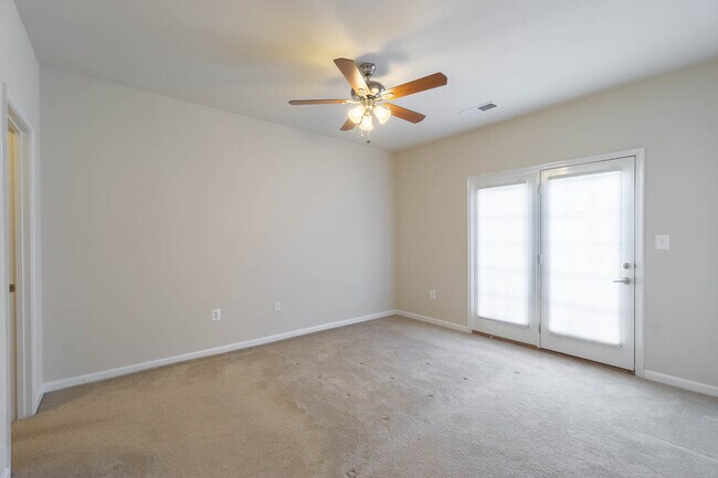 Building Photo - 2504 Hurston Ln NE
