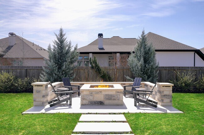 Building Photo - 7948 Valley Pt