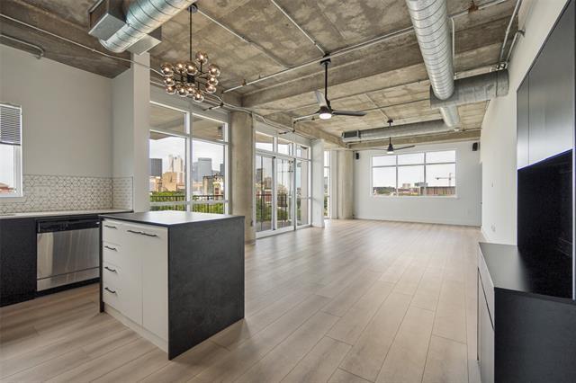 Building Photo - 1001 Belleview St