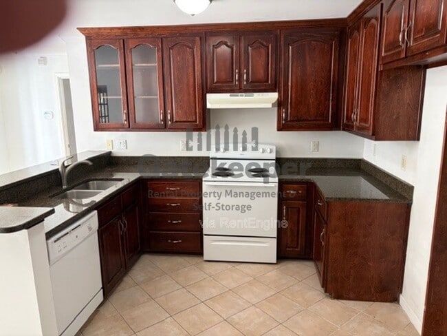 Building Photo - 145 Princeton Trce