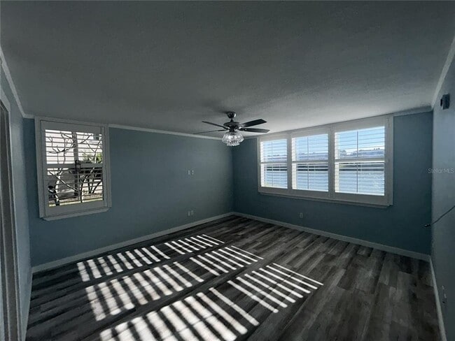 Building Photo - 7625 Sun Island Dr S