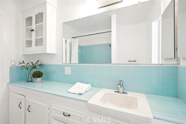 Building Photo - 8461 Valley Circle Blvd