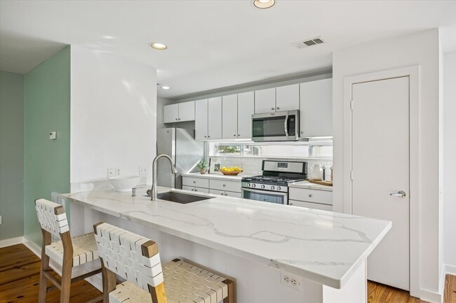 Building Photo - 2508 Calumet St