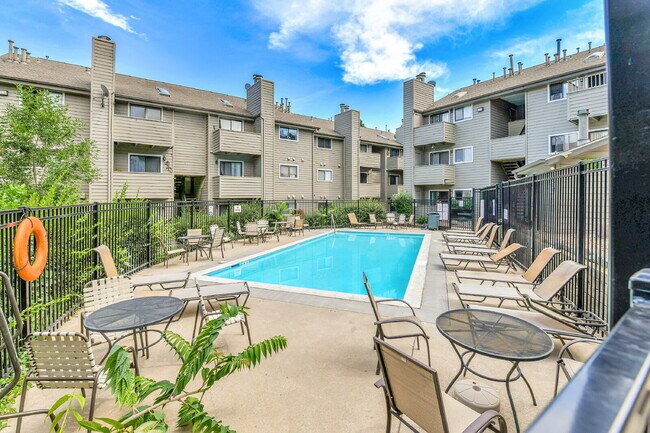 Building Photo - $1,095.00, Studio and 1 bath located in De...