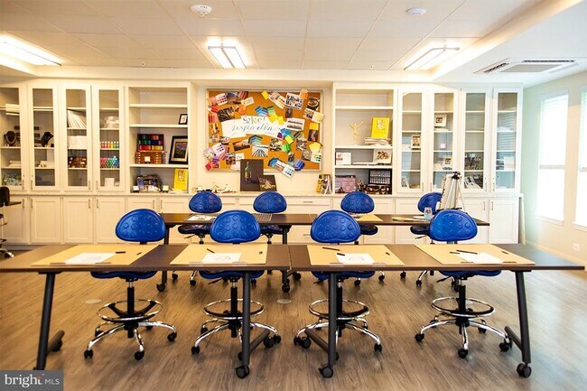 Building Photo - 2222 Colts Neck Rd