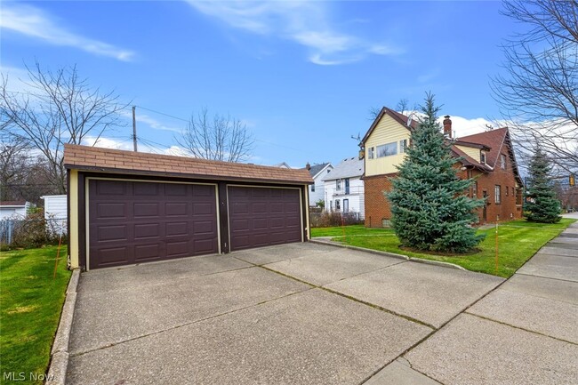 Building Photo - 3850 Mayfield Rd