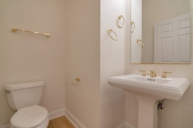 Building Photo - 5415 Northland Dr