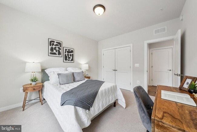 Building Photo - 44603 Wolfhound Sq