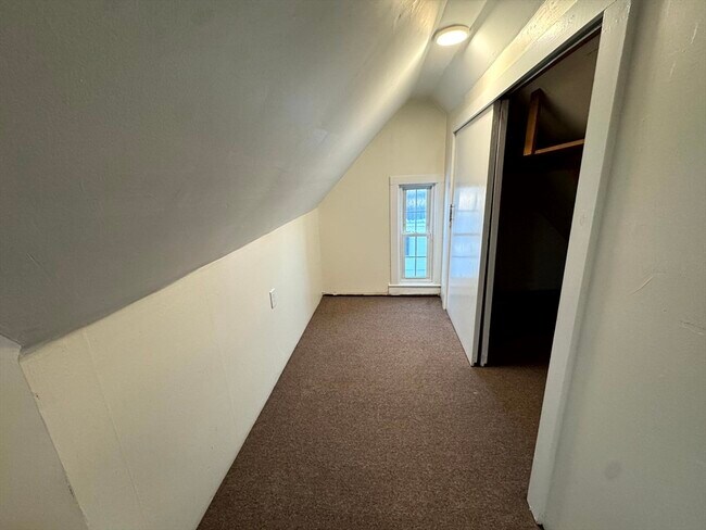 Building Photo - 195 Court St