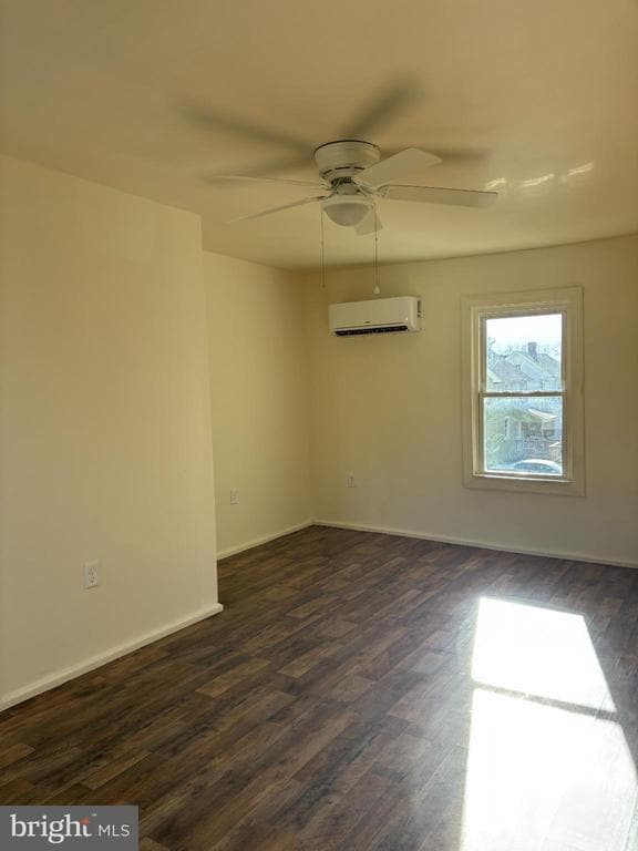 Building Photo - 722 W Stephen St