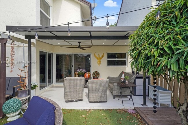 Building Photo - 10310 NW 5th Terrace