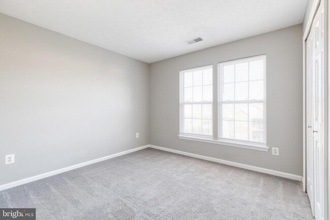 Building Photo - 3021 Hunting Ridge Dr