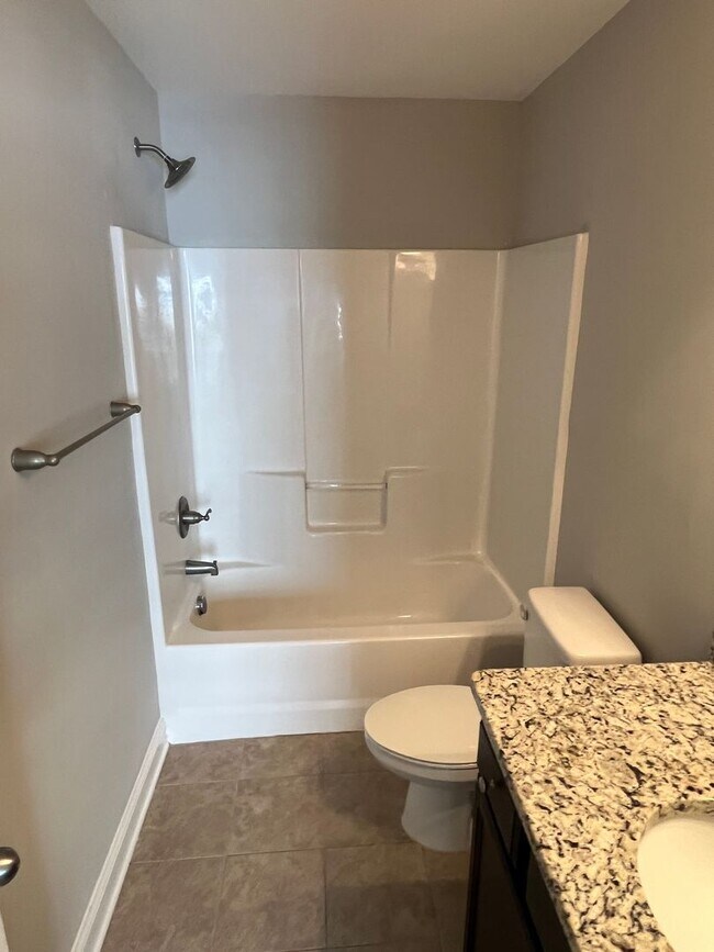 Building Photo - Rare 3 Bedroom townhome between Harrisburg...