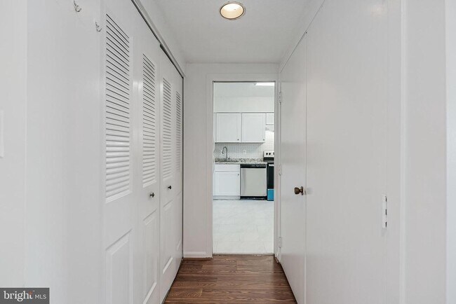 Building Photo - 3713 S George Mason Dr