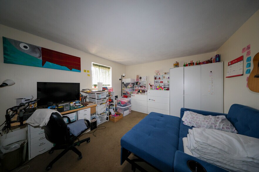 Building Photo - 14 Bryon Rd