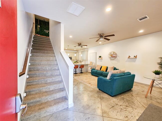 Building Photo - 5910 Shelburne St