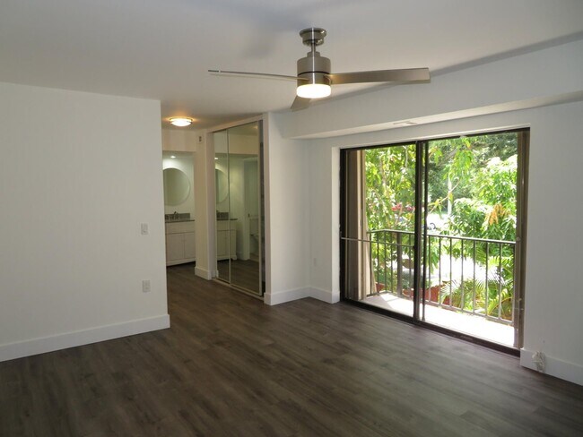 Building Photo - 1700 Embassy Dr