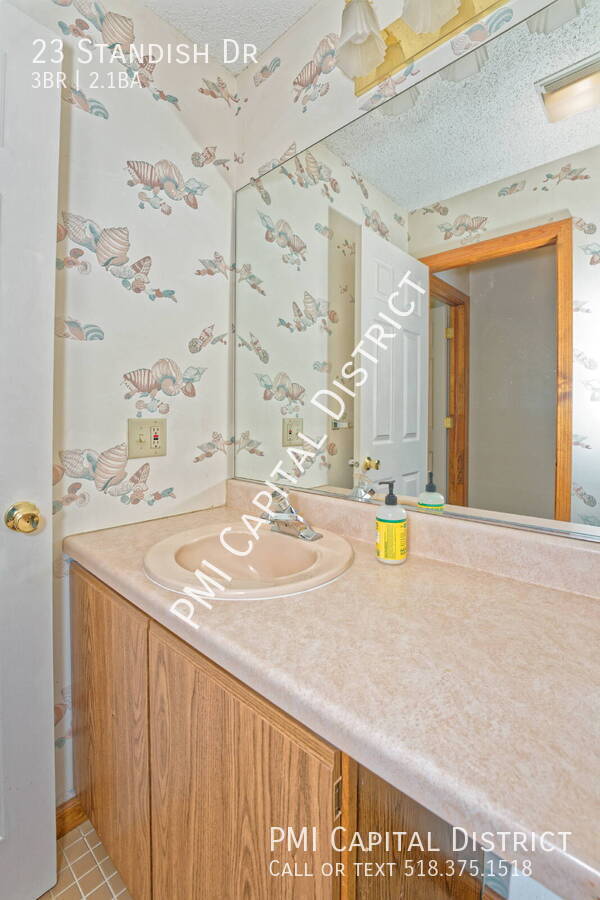 Building Photo - 23 Standish Dr