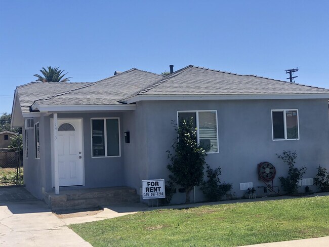 Building Photo - 1416 W 130th St