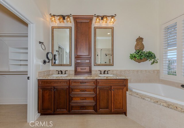 Building Photo - 32692 Rosemont Dr