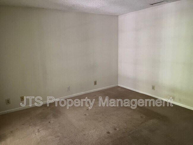 Building Photo - 6830 Mellodora Dr