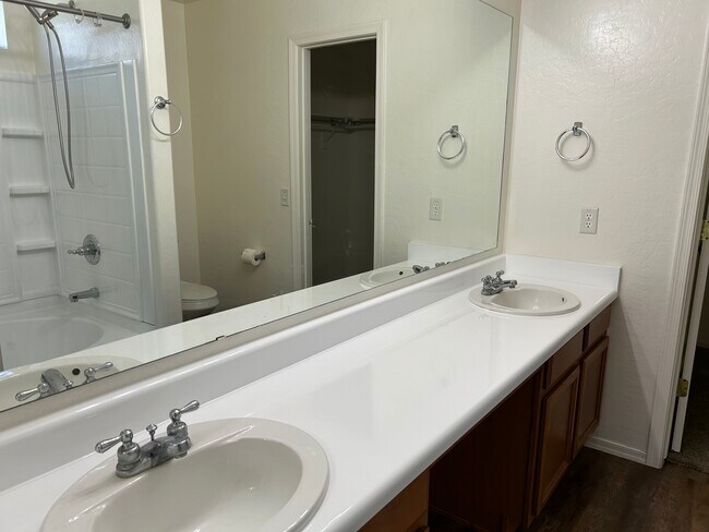 Primary Photo - 13435 W Berridge Ln