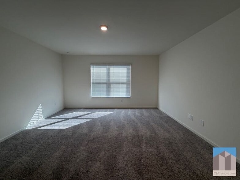 Building Photo - 3520 Condor Ct SW