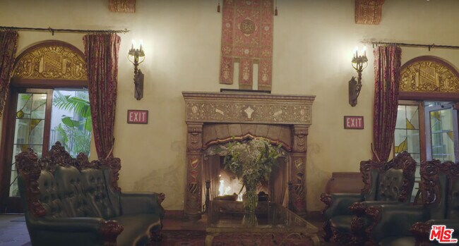 Building Photo - 640 S Bronson Ave