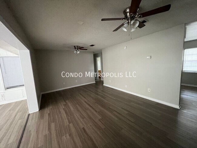 Building Photo - 7924 Sun Vista Way