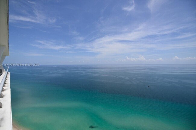 Building Photo - 16901 Collins Ave