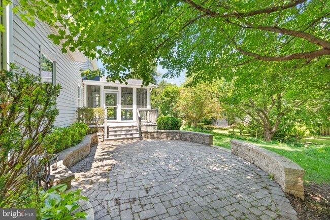 Building Photo - 46448 Montgomery Pl
