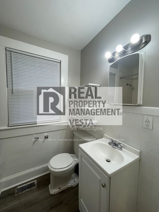 Building Photo - 3016 Ridge Ave