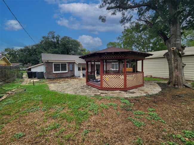 Building Photo - 5603 Arboles Dr