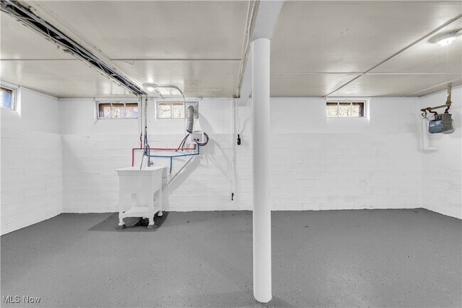 Building Photo - 12107 Worthington Ave